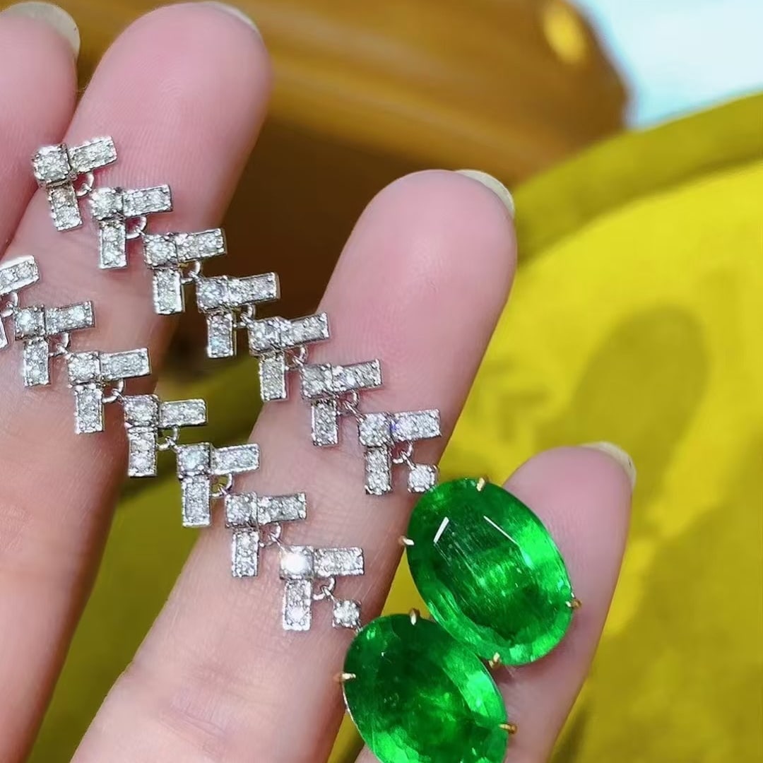 14k Gold 10.88 Ct Vivid Green Natural Emerald & Diamond Earrings - 8