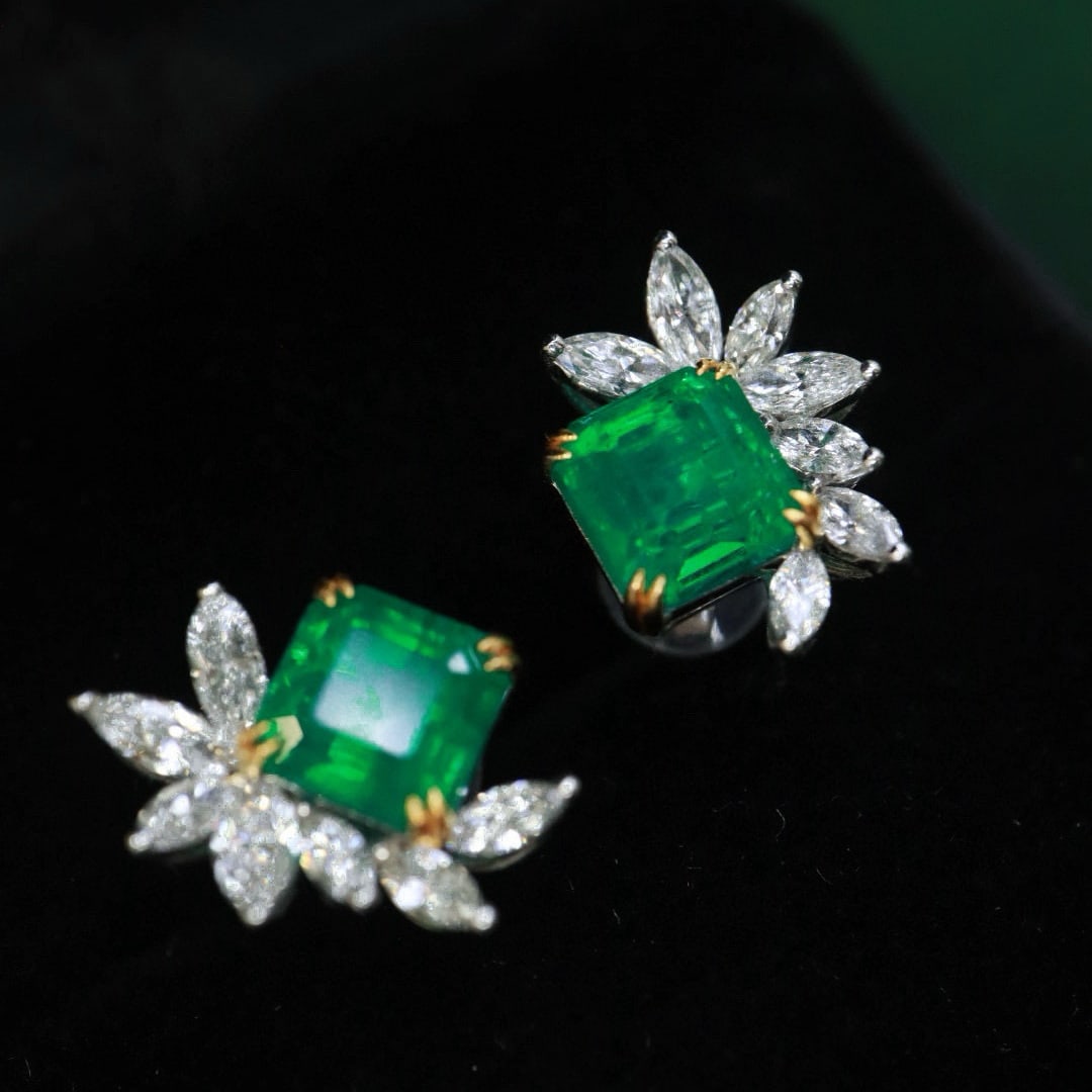 14k Gold 3.29 Ctw Vivid Green Natural Emerald & Diamond Earrings - 4