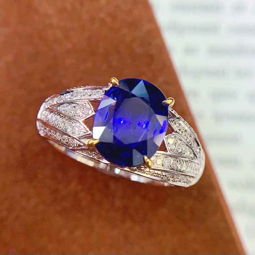 14k Gold 2.45 Ct Natural Sapphire & Diamond Ring: Ref:230951088 // gold content:14k gold // ring size:7. 25us // // main gemstone:sapphire // shape:oval // carat weight:2. 45ct // color:blue // treatment:natural // // adjacent gemstone 2 : diamond //