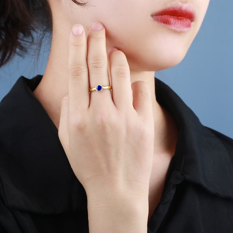 14k Gold 0.37 Ctw Vivid Blue Natural Sapphire & Diamond Ring - 4