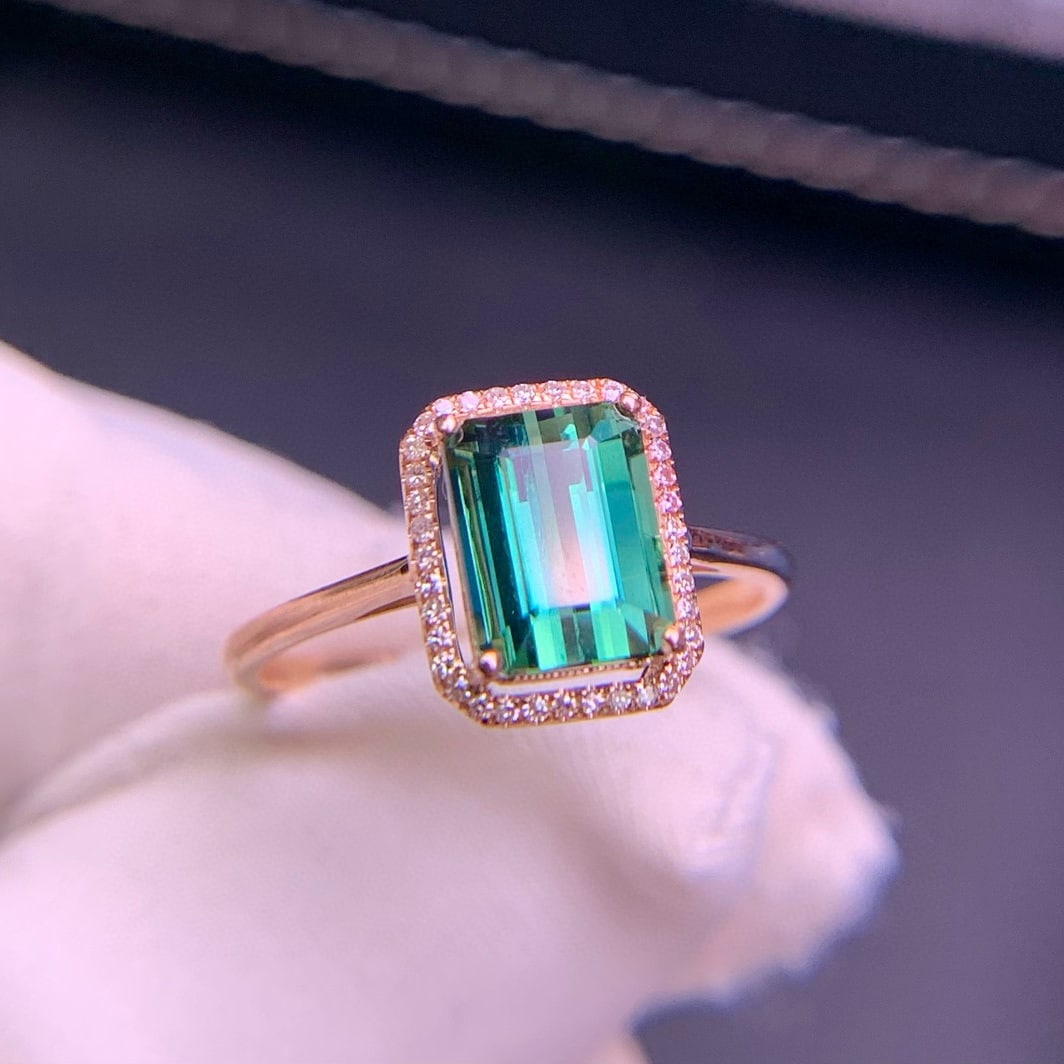 14k Gold 2.0 Ct Natural Tourmaline & Diamond Ring: Ref:230951112 // gold content:14k gold // ring size:7. 25us // // main gemstone:tourmaline // shape:octagonal // carat weight:2. 0ct // color:green // treatment:natural // // adjacent gemstone 2 : dia
