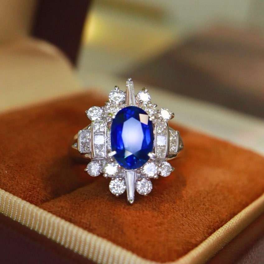 14k Gold 3.77 Ctw Vivid Blue Natural Sapphire & Diamond Ring - 2