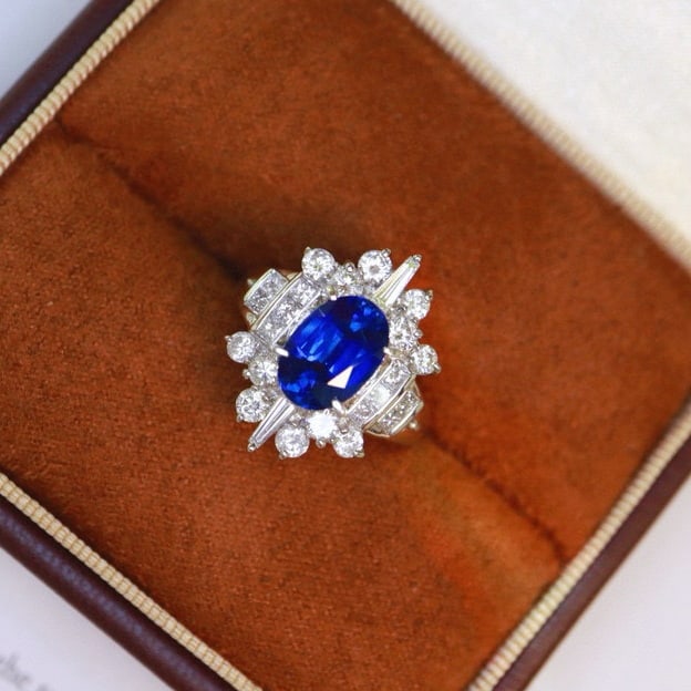 14k Gold 3.77 Ctw Vivid Blue Natural Sapphire & Diamond Ring - 3