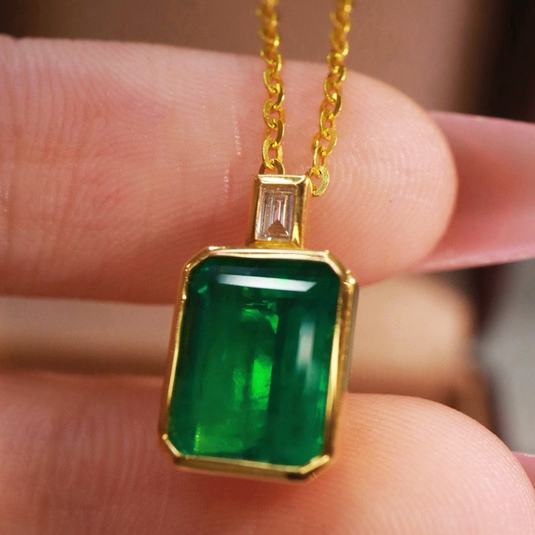 14k Gold 3.225 Ctw Vivid Green Natural Emerald & Diamond Necklace - 4