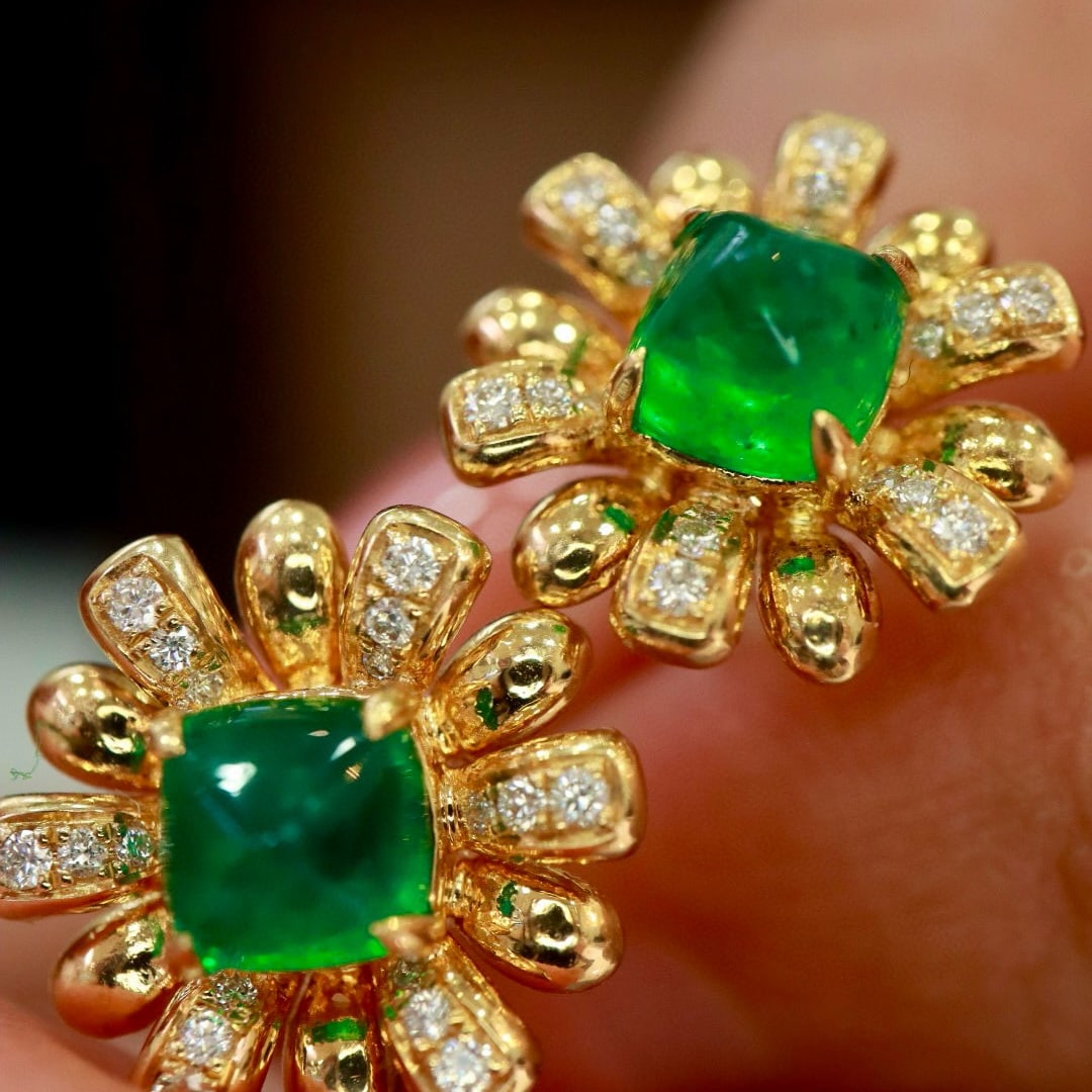 14k Gold 1.81 Ctw Vivid Green Natural Emerald & Diamond & Flowers Earrings - 3