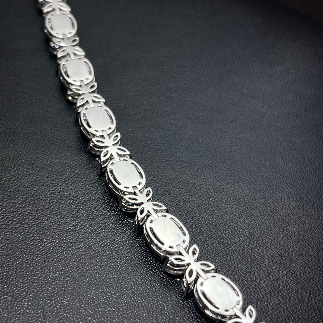 14k Gold 8.44 Ctw Vivid Green Natural Emerald & Sapphire Bracelet - 4