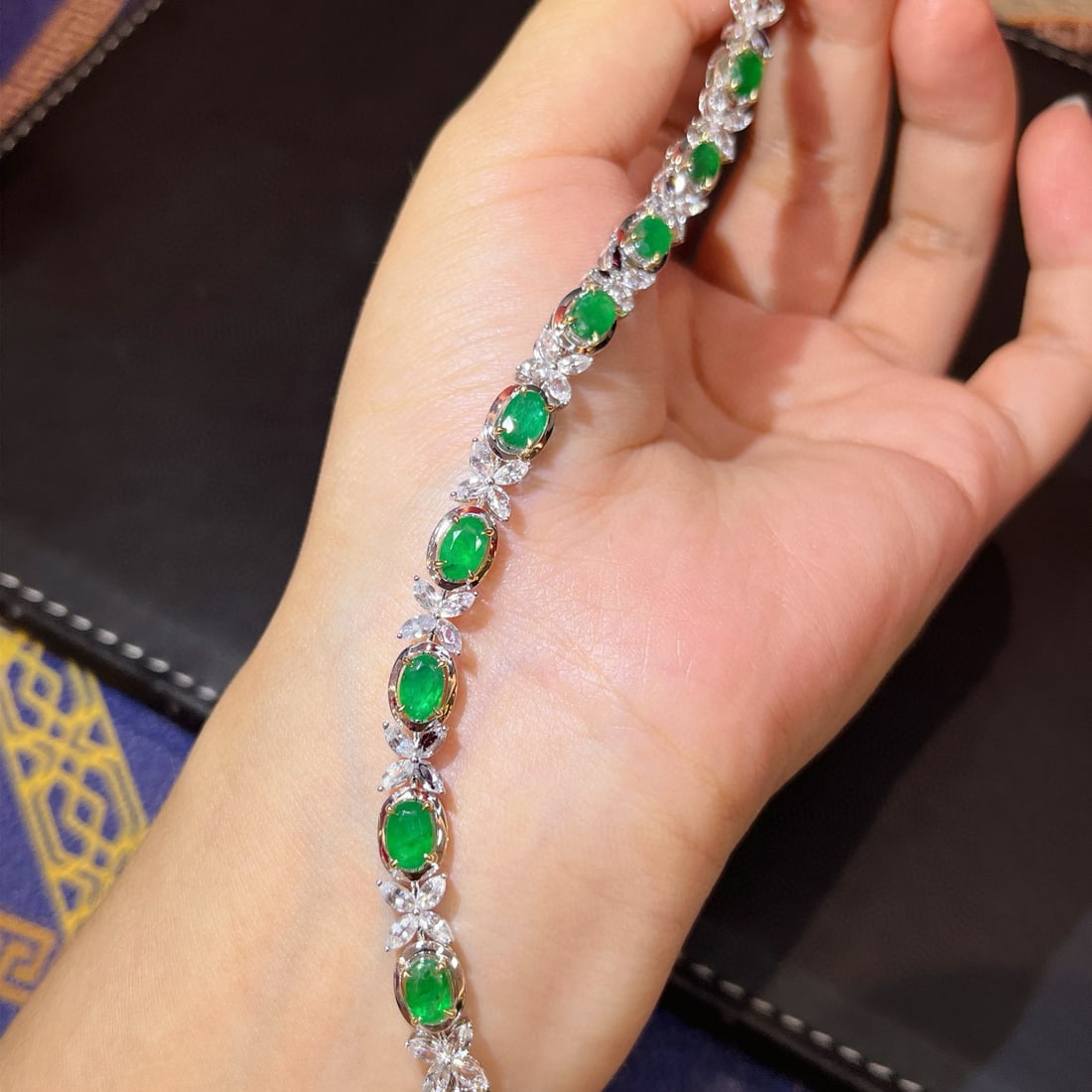 14k Gold 8.44 Ctw Vivid Green Natural Emerald & Sapphire Bracelet - 6