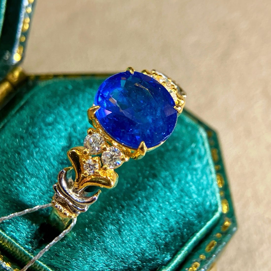 14k Gold 2.27 Ctw Vivid Blue Natural Sapphire & Diamond Ring - 4