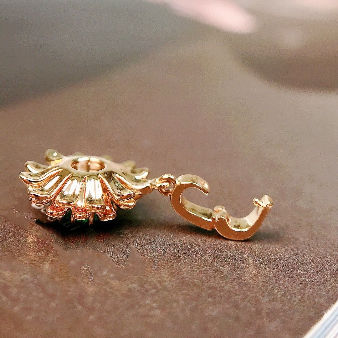 14k Gold 0.71 Ct Vivid Green Natural Emerald Pendant( Without Chain ) - 2