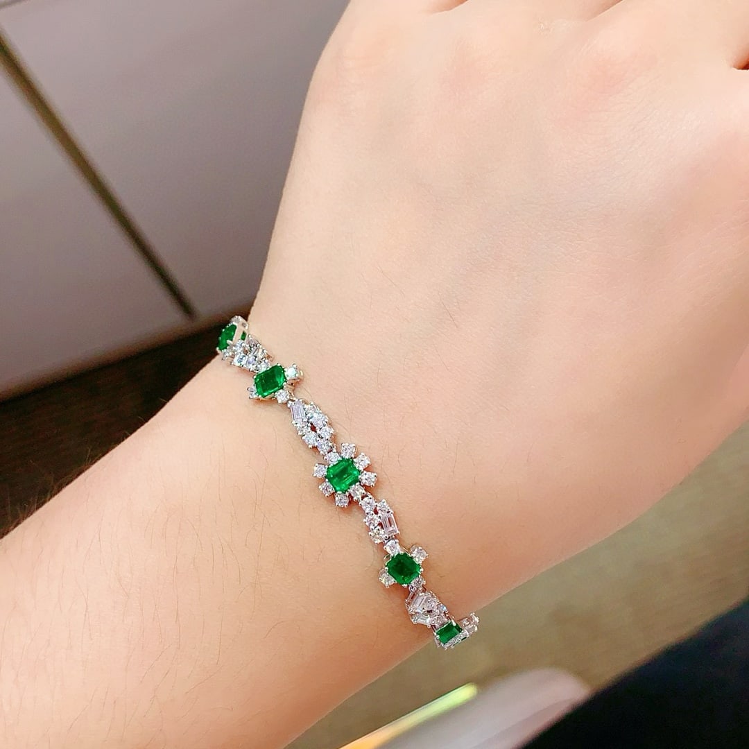 14k Gold 6.42 Ctw Vivid Green Natural Emerald & Diamond Bracelet - 2