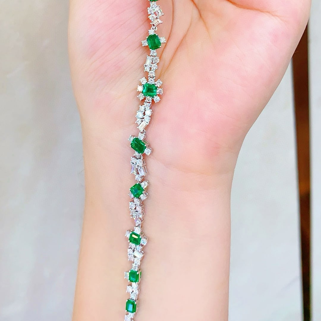 14k Gold 6.42 Ctw Vivid Green Natural Emerald & Diamond Bracelet - 4