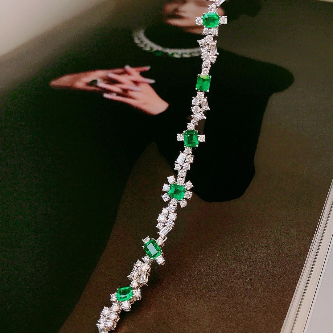 14k Gold 6.42 Ctw Vivid Green Natural Emerald & Diamond Bracelet - 5