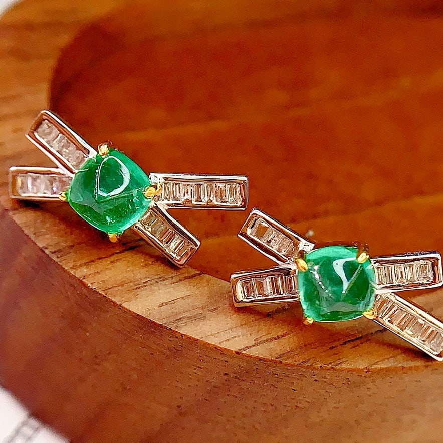 14k Gold 1.8 Ct Natural Emerald & Diamond Earrings - 3