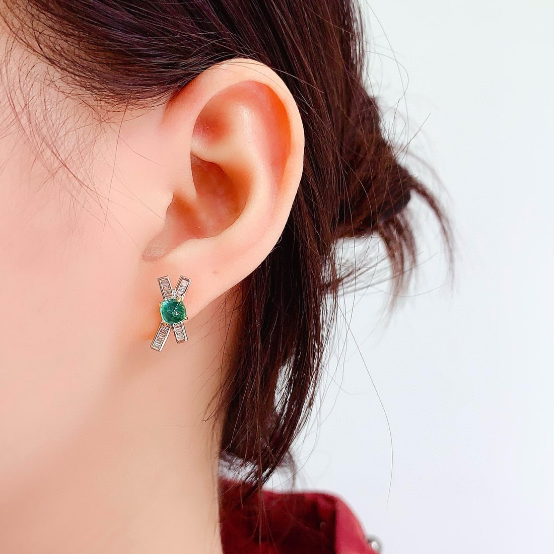 14k Gold 1.8 Ct Natural Emerald & Diamond Earrings - 5