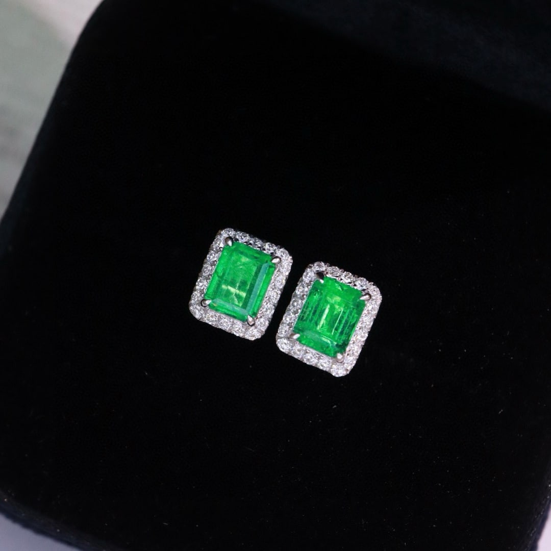 14k Gold 1.04 Ctw Natural Emerald & Diamond Earrings - 3