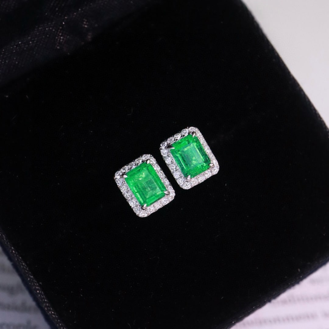 14k Gold 1.04 Ctw Natural Emerald & Diamond Earrings - 6