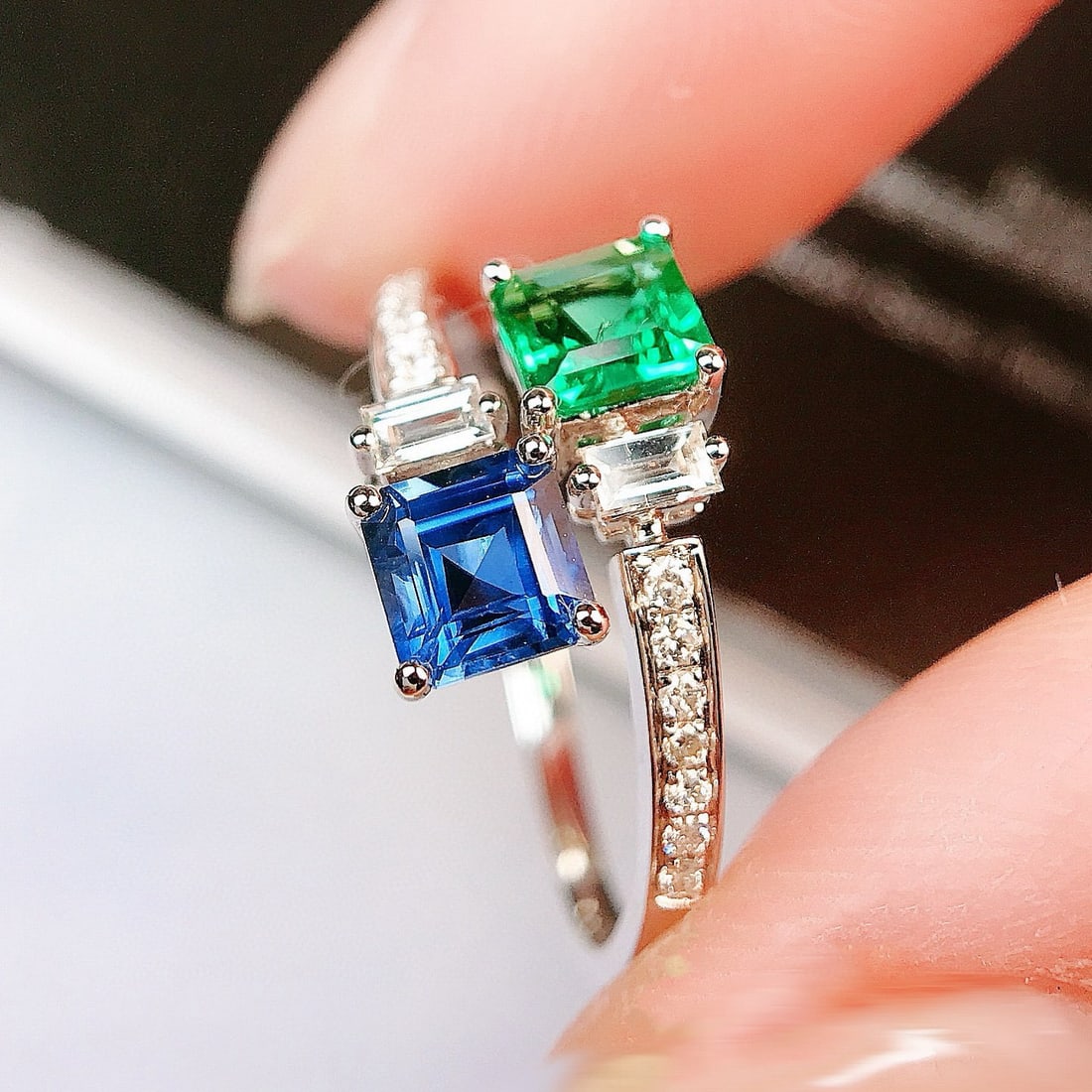 14k Gold 1.12 Ctw Natural Emerald & Sapphire & Diamond & Toi Et Moi Ring - 5