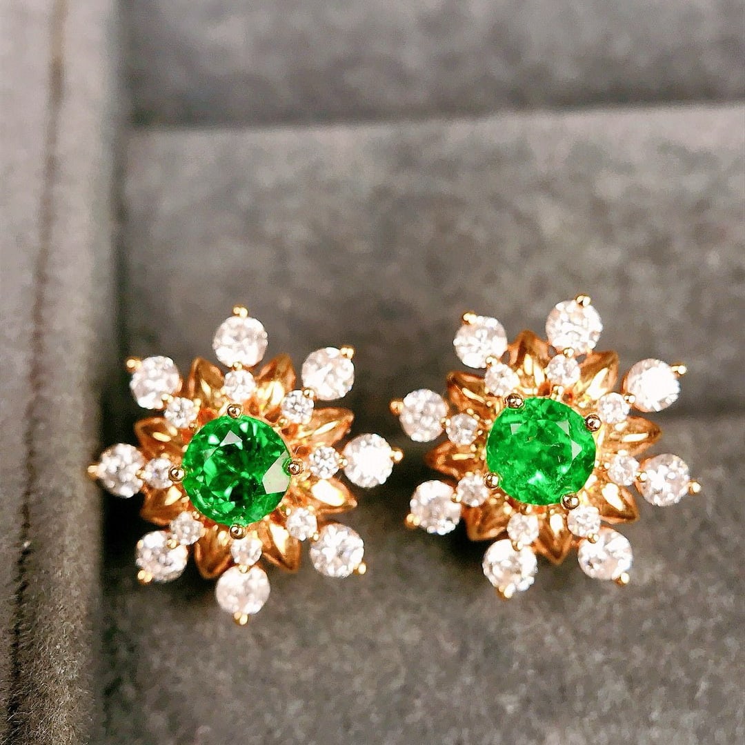 14k Gold 1.12 Ctw Vivid Green Natural Emerald & Diamond Earrings - 2