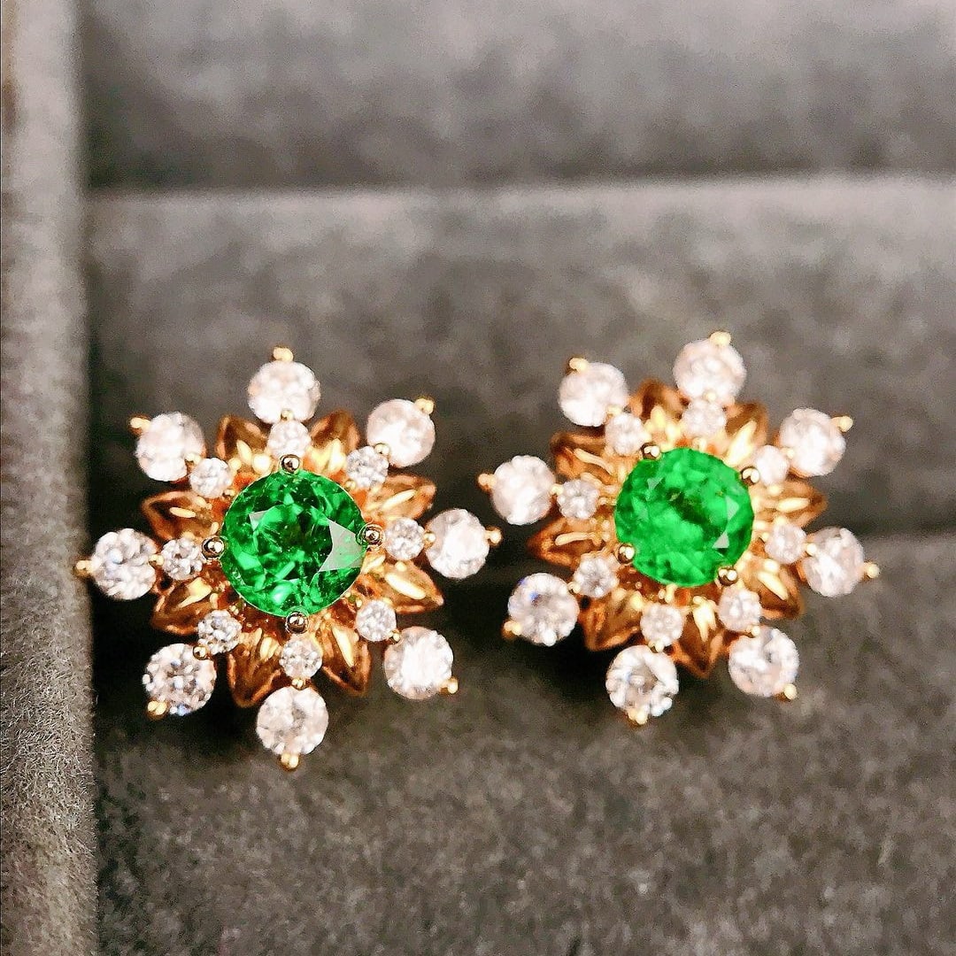 14k Gold 1.12 Ctw Vivid Green Natural Emerald & Diamond Earrings - 3