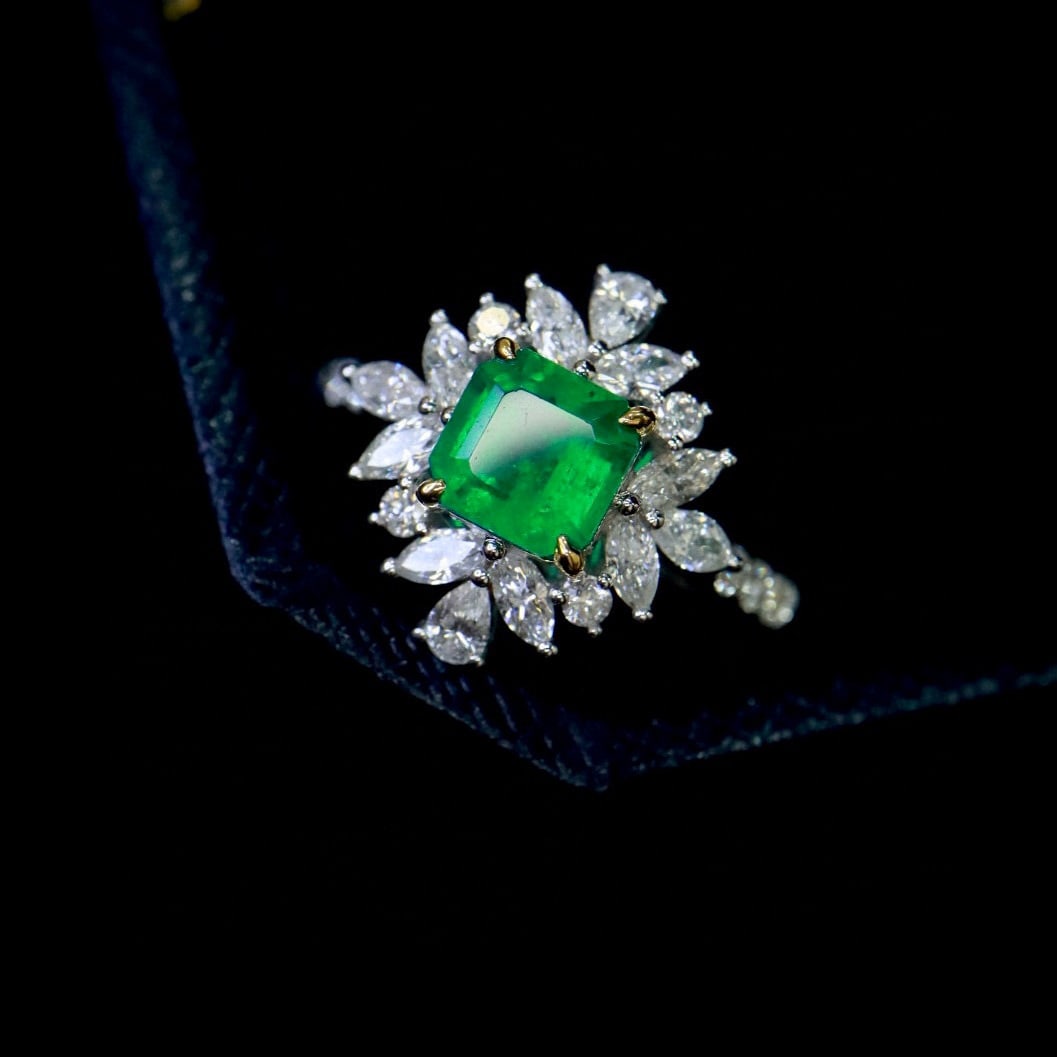 14k Gold 1.44 Ctw Vivid Green Natural Emerald & Diamond Ring: Ref:230951198 // gold content:14k gold // ring size:7. 25us // // main gemstone:emerald // shape:octagonal // carat weight:0. 76ct // color:vivid green // treatment:natural // // adjacent gemstone 2 :