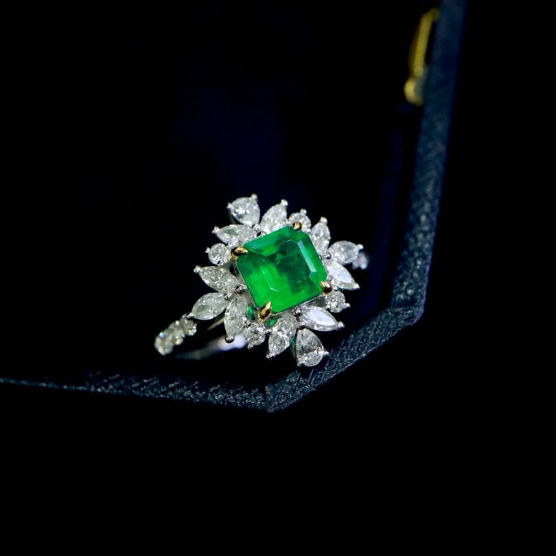 14k Gold 1.44 Ctw Vivid Green Natural Emerald & Diamond Ring - 4