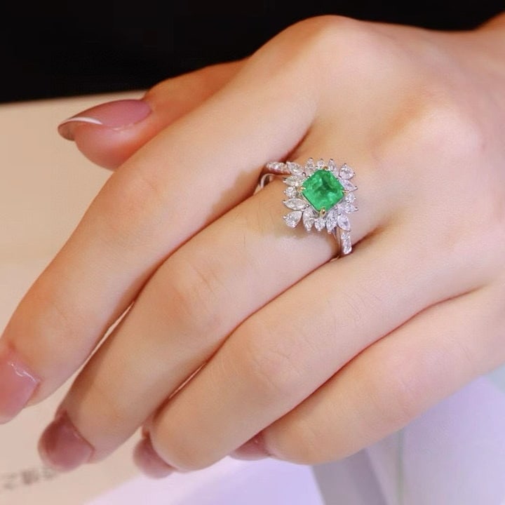 14k Gold 1.44 Ctw Vivid Green Natural Emerald & Diamond Ring - 7