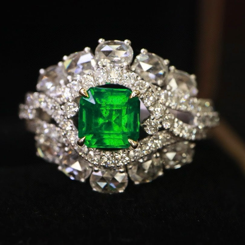 14k Gold 1.81 Ctw Vivid Green Natural Emerald & Diamond Ring - 2