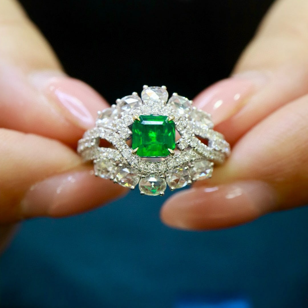 14k Gold 1.81 Ctw Vivid Green Natural Emerald & Diamond Ring - 5