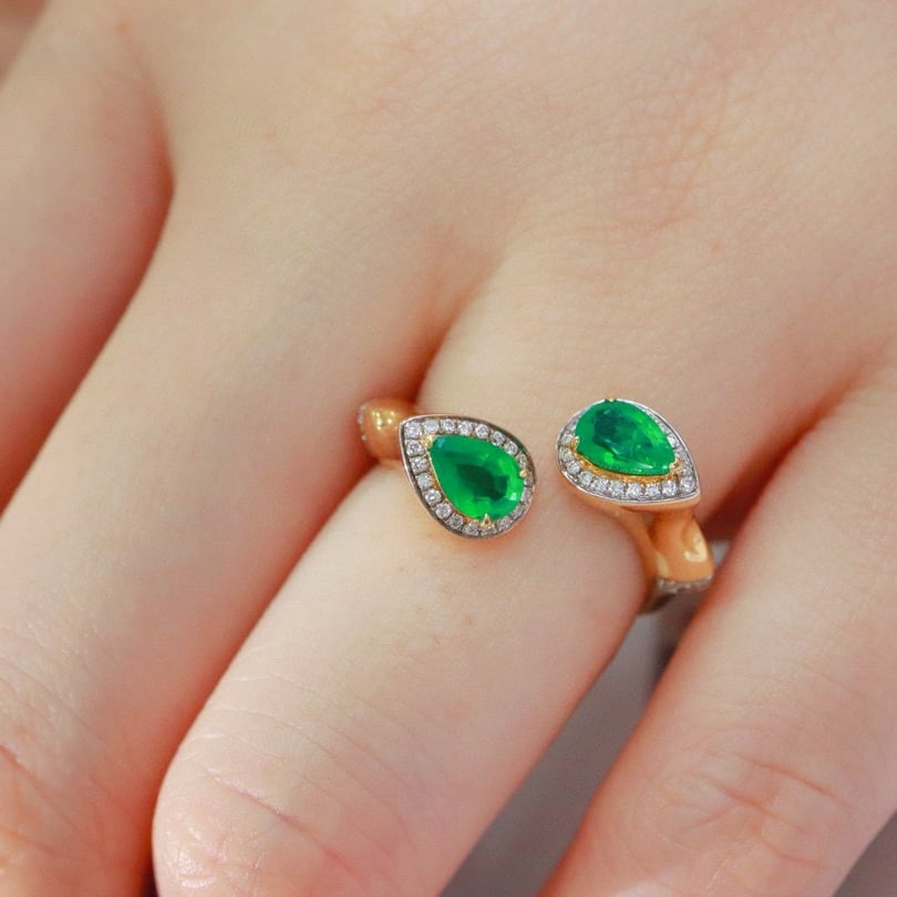 14k Gold 0.95 Ctw Vivid Green Natural Emerald & Diamond Ring - 3