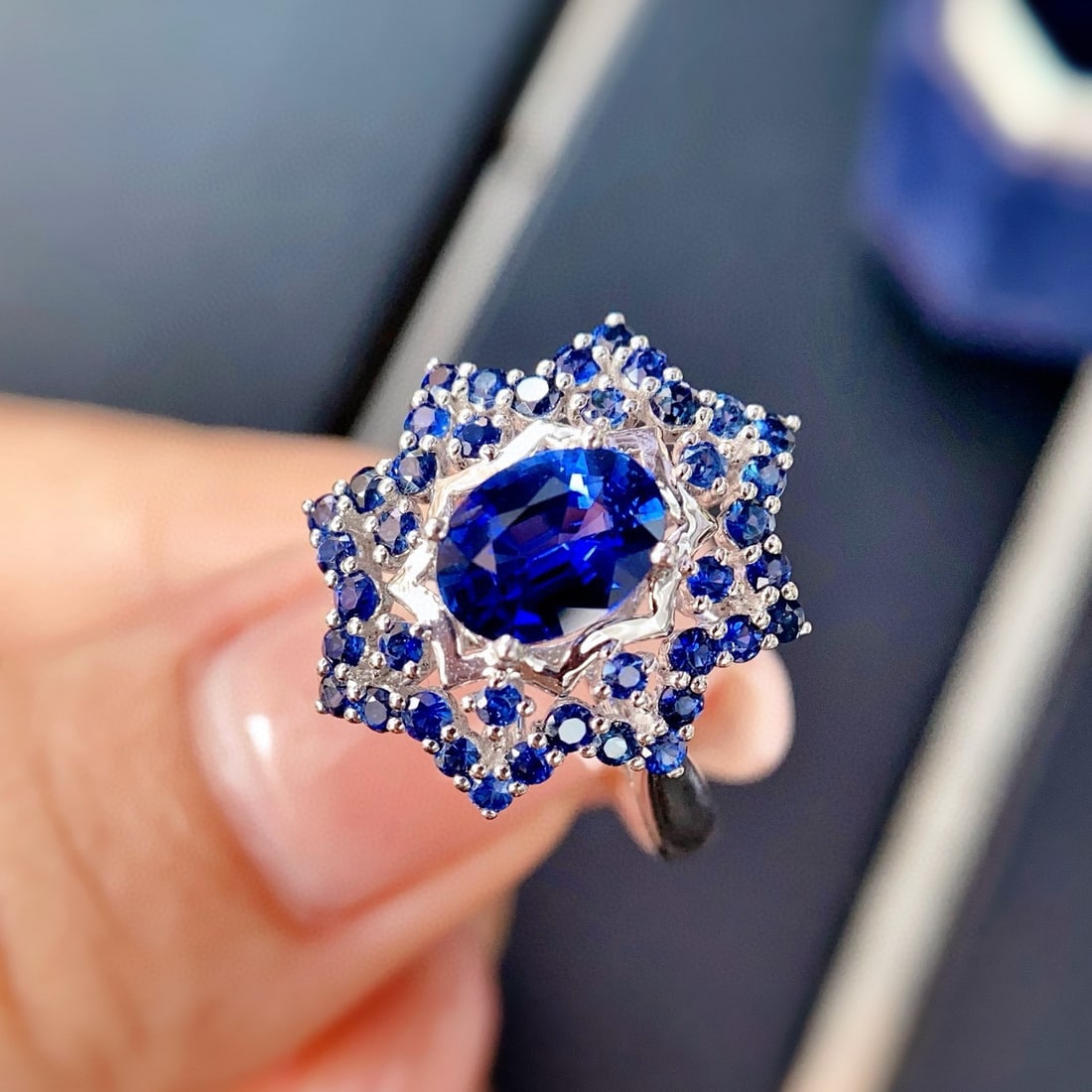 14k Gold 1.70 Ctw Natural Sapphire & Sapphire Ring: Ref:230951201 // gold content:14k gold // ring size:7. 25us // // main gemstone:sapphire // shape:oval // carat weight:0. 93ct // color:royal blue // treatment:natural // // adjacent gemstone 2 : sapp