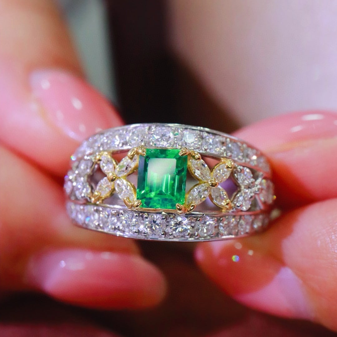 14k Gold 1.64 Ctw Vivid Green Natural Emerald & Diamond Ring: Ref:230951212 // gold content:14k gold // ring size:7. 25us // // main gemstone:emerald // shape:octagonal // carat weight:1. 13ct // color:vivid green // treatment:natural // // adjacent gemstone 2 :