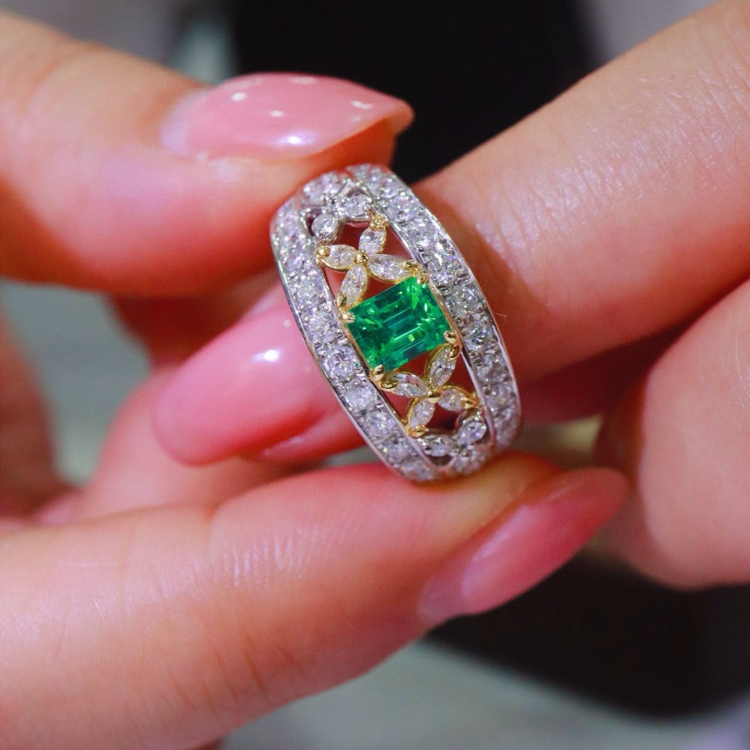 14k Gold 1.64 Ctw Vivid Green Natural Emerald & Diamond Ring - 5