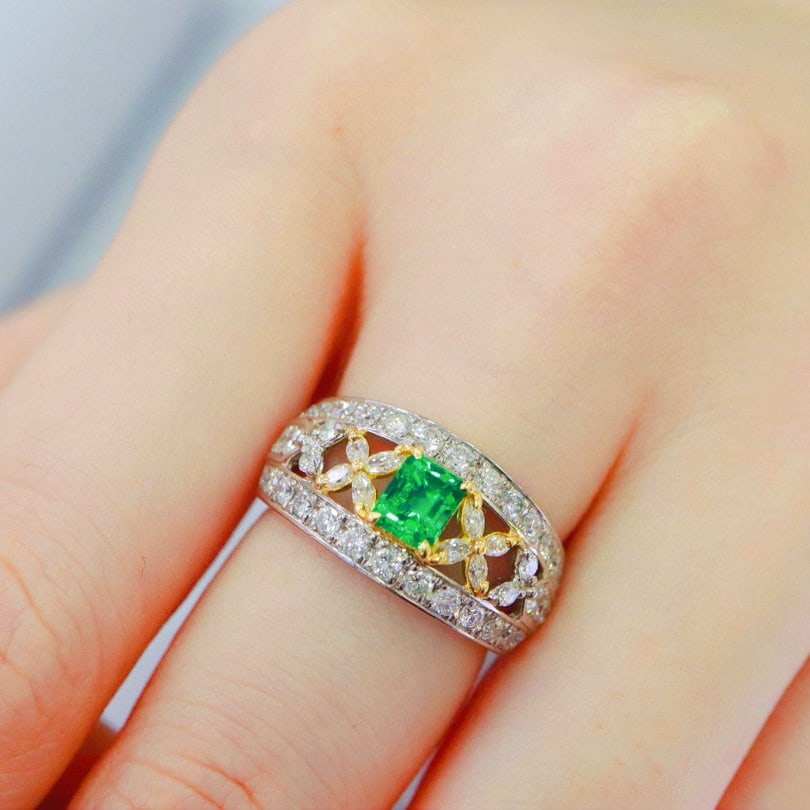 14k Gold 1.64 Ctw Vivid Green Natural Emerald & Diamond Ring - 8