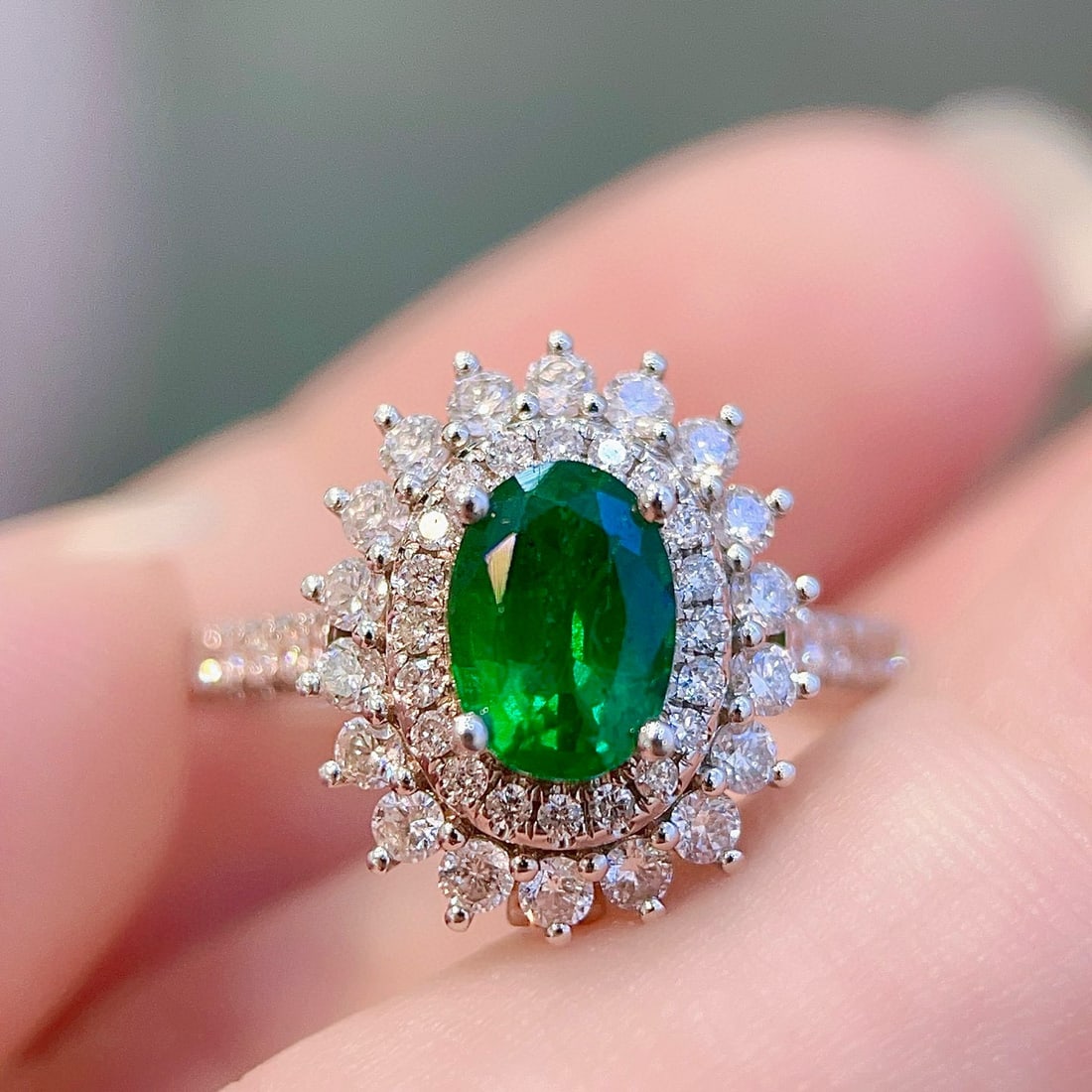 14k Gold 1.74 Ctw Vivid Green Natural Emerald & Diamond Ring: Ref:230951215 // gold content:14k gold // ring size:7. 25us // // main gemstone:emerald // shape:oval // carat weight:1ct // color:vivid green // treatment:natural // // adjacent gemstone 2 : diamond