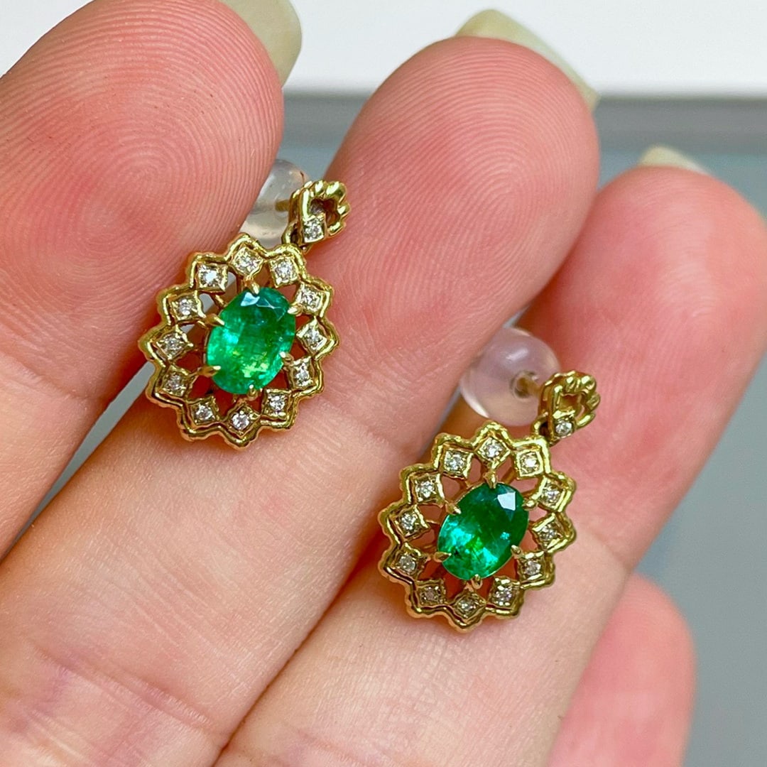 14k Gold 1.08 Ctw Vivid Green Natural Emerald & Diamond Earrings - 4