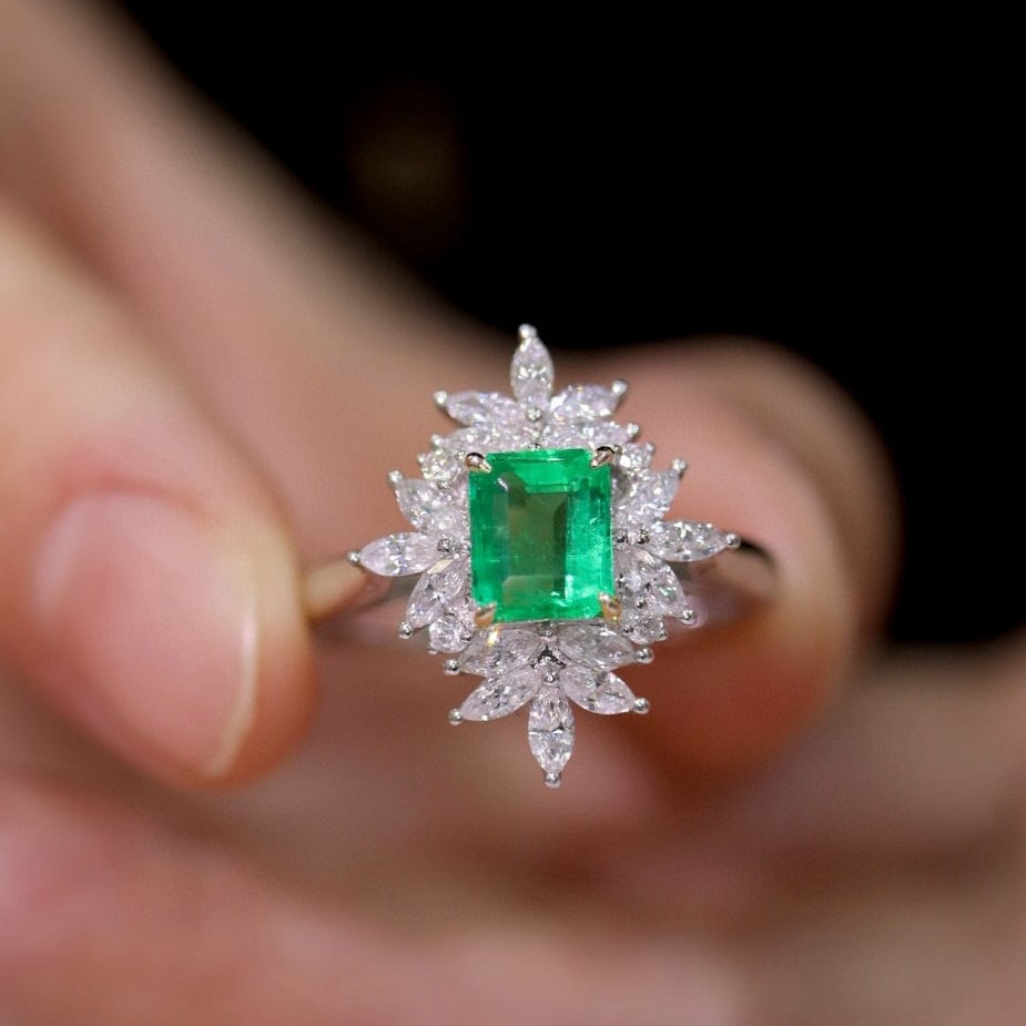 14k Gold 1.50 Ctw Natural Emerald & Diamond Ring - 3