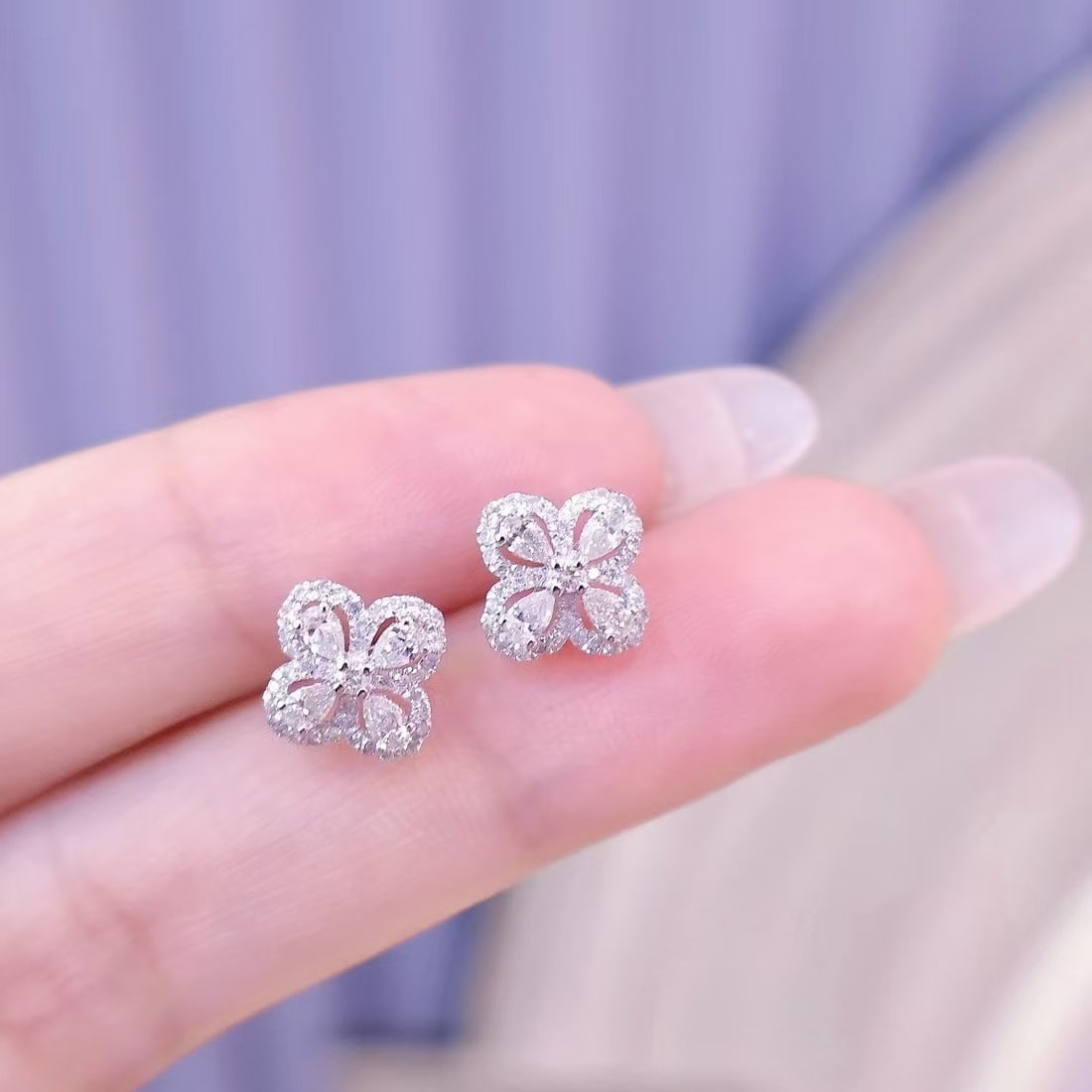 14k Gold 0.8 Ct Natural H Diamond Earrings - 2