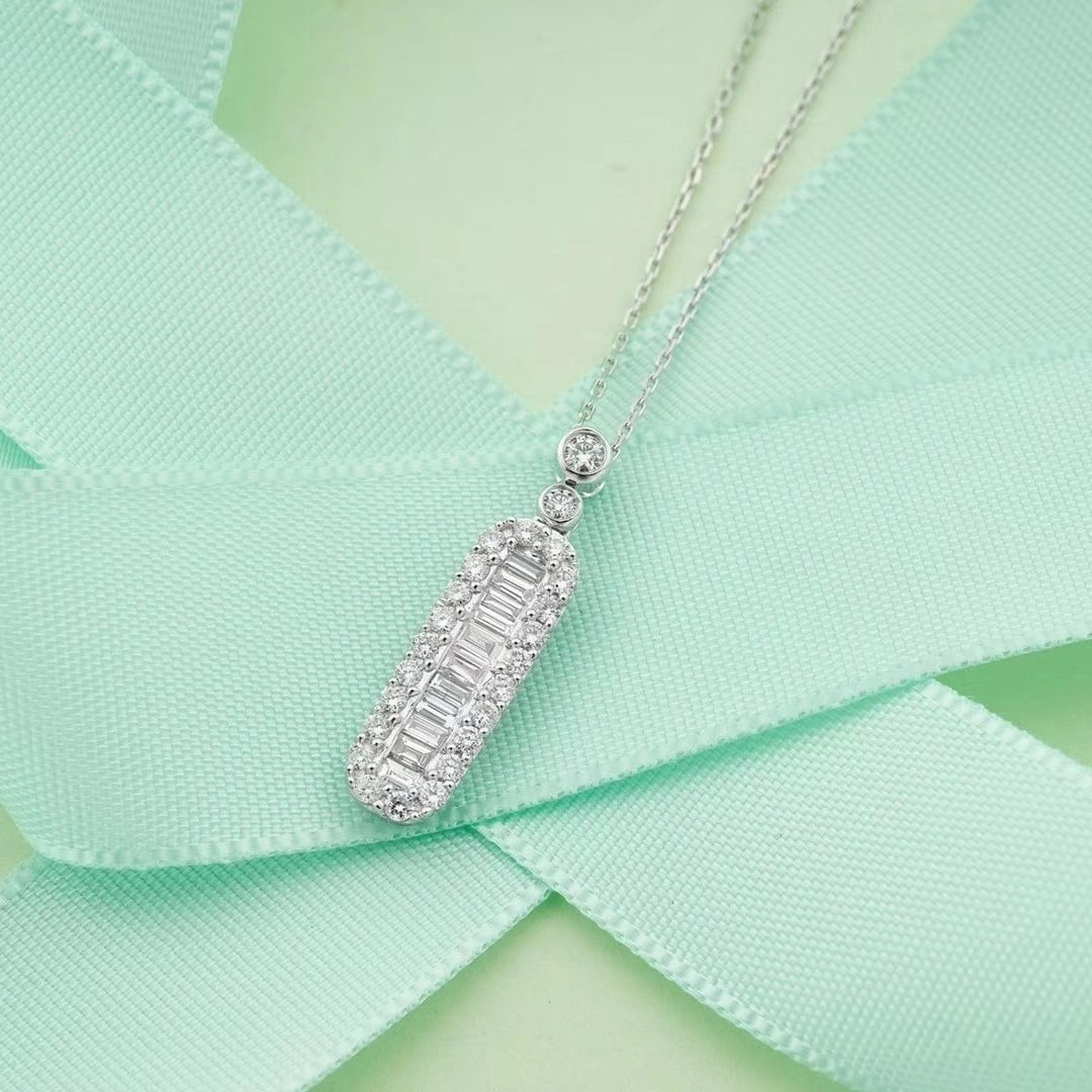 14k Gold 0.51 Ctw Natural H Diamond Pendant( Without Chain ): Ref:230951240 // gold content:14k gold // main gemstone:diamond // shape:baguette // carat weight:0. 17ct // clarity grade:vs-si // color:h // treatment:natural // // adjacent gemstone 2 : diamond