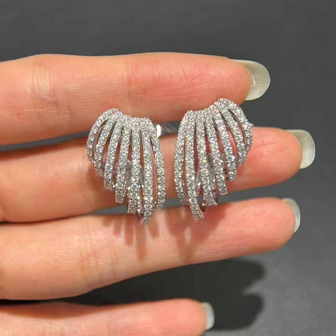 14k Gold 2.02 Ct Natural H Diamond Earrings: Ref:230951241 // gold content:14k gold // main gemstone:diamond // shape:round // carat weight:2. 02ct // clarity grade:vs-si // color:h // treatment:natural // cut grade:g // Condition: NewLow