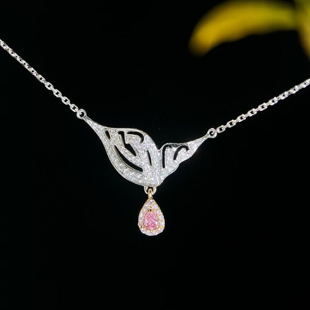 14k Gold 0.19 Ctw Natural Pink Diamond & Diamond Necklace: Ref:230951246 // gold content:14k gold // main gemstone:pink diamond // shape:pear // carat weight:0. 04ct // color:pink // treatment:natural // // adjacent gemstone 2 : diamond // shape:round // cara