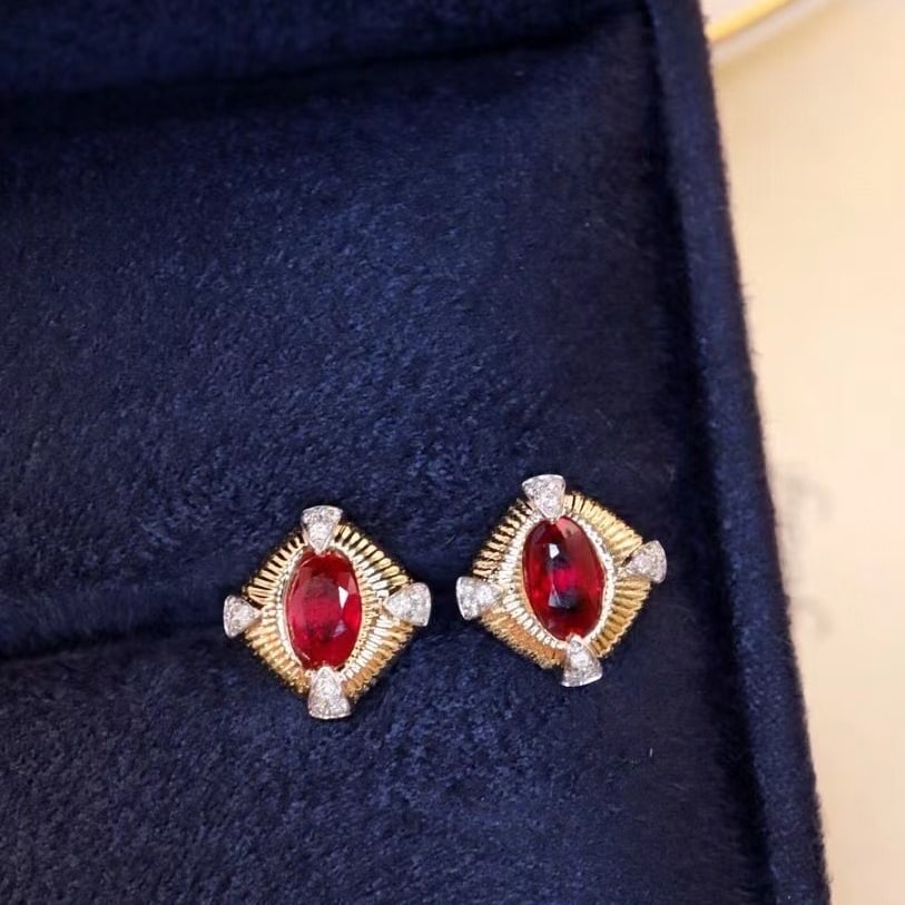 14k Gold 0.60 Ctw Natural Ruby & Diamond Earrings: Ref:230951252 // gold content:14k gold // main gemstone:ruby // shape:oval // carat weight:0. 54ct // color:pigeonblood red // treatment:natural // // adjacent gemstone 2 : diamond // shape:round // c
