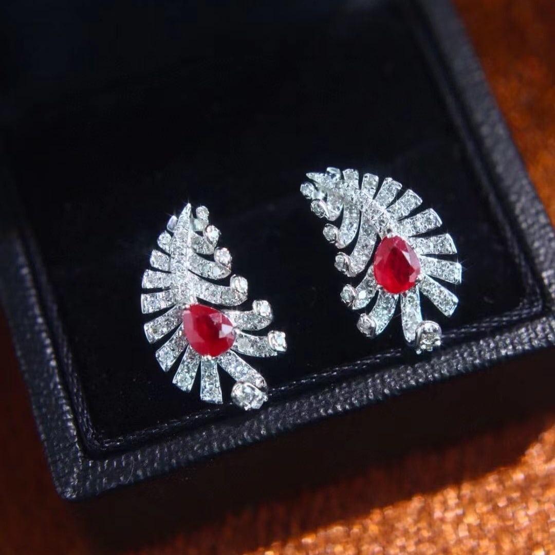 14k Gold 1.0 Ctw Vivid Red Natural Ruby & Diamond Earrings: Ref:230951255 // gold content:14k gold // main gemstone:ruby // shape:pear // carat weight:0. 6ct // color:vivid red // treatment:natural // // adjacent gemstone 2 : diamond // shape:round // carat we