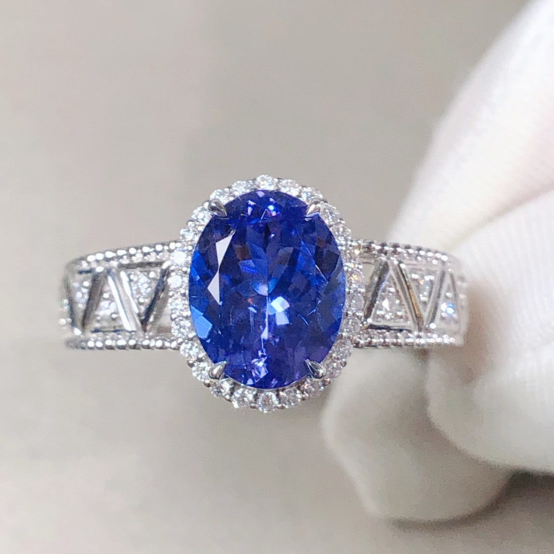 14k Gold 2.46 Ctw Natural Tanzanite & Diamond Ring - 3