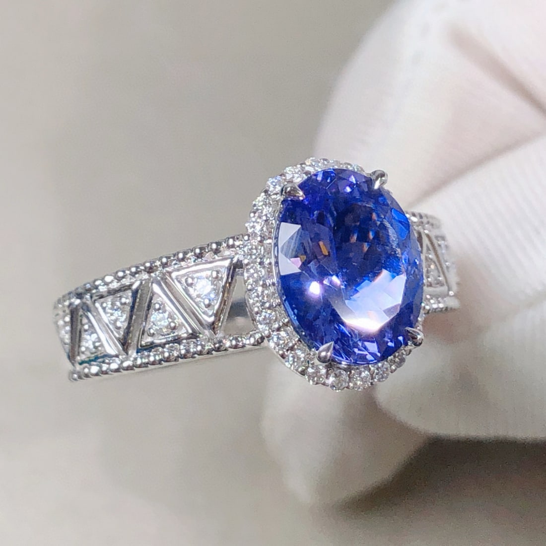 14k Gold 2.46 Ctw Natural Tanzanite & Diamond Ring - 4