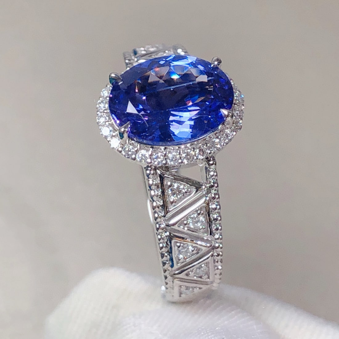 14k Gold 2.46 Ctw Natural Tanzanite & Diamond Ring - 5