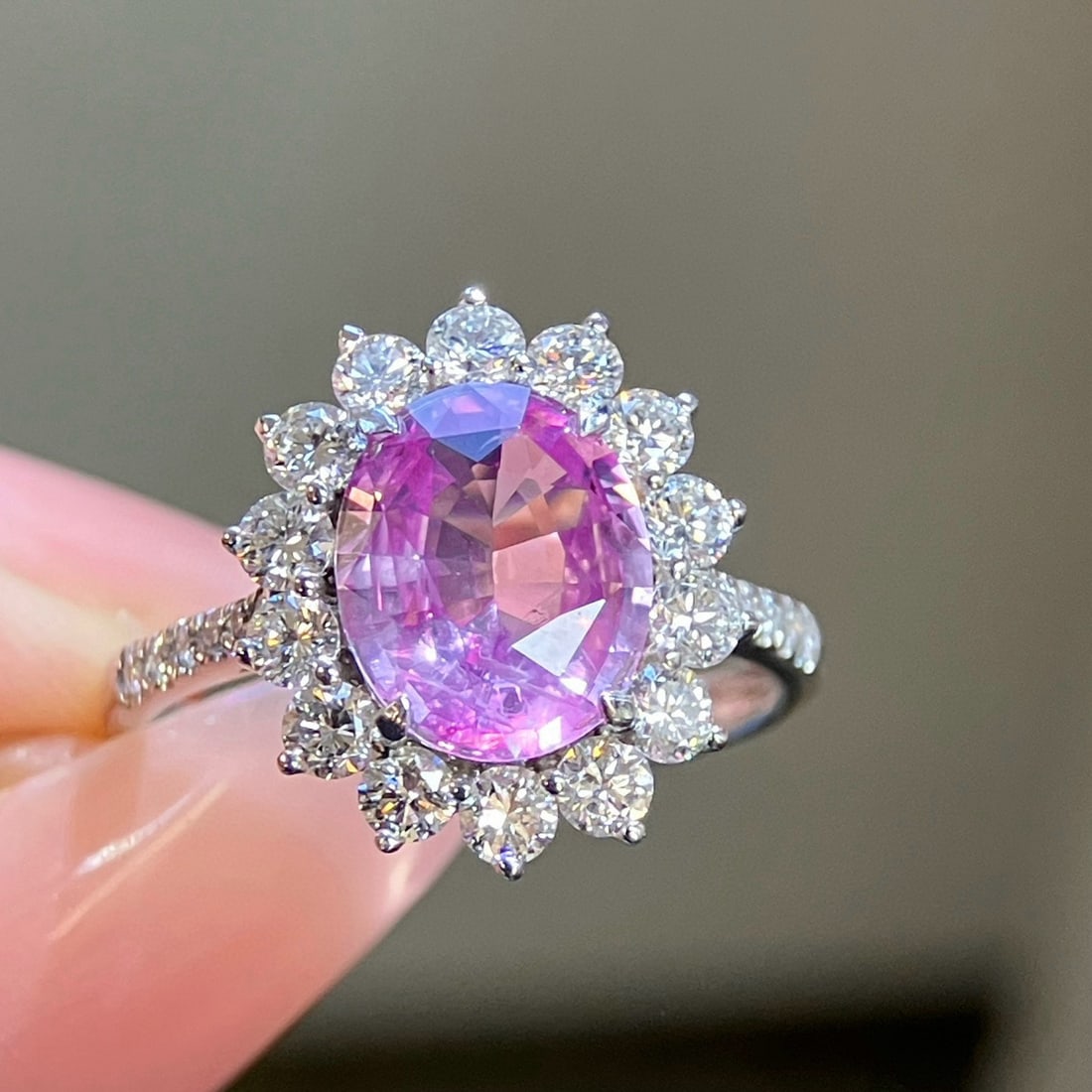 14k Gold 3.17 Ctw Natural Sapphire & Lab Grown Diamond Ring: Ref:230952030 // gold content:14k gold // main gemstone:sapphire // shape:oval // carat weight:2. 12ct // color:pink // treatment:natural // // adjacent gemstone 2 : lab grown diamond //