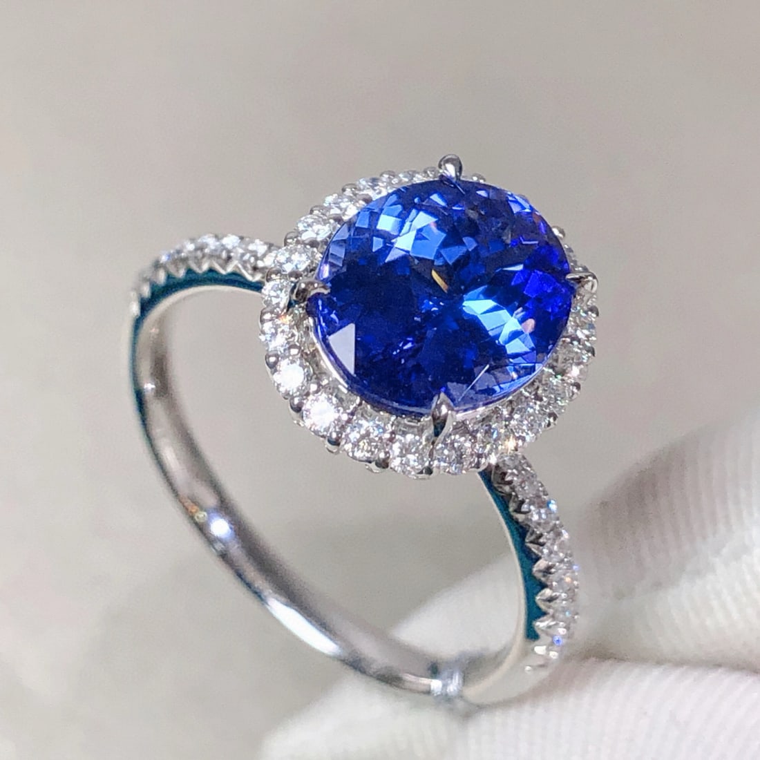 14k Gold 2.84 Ctw Natural Tanzanite & Diamond Ring - 3