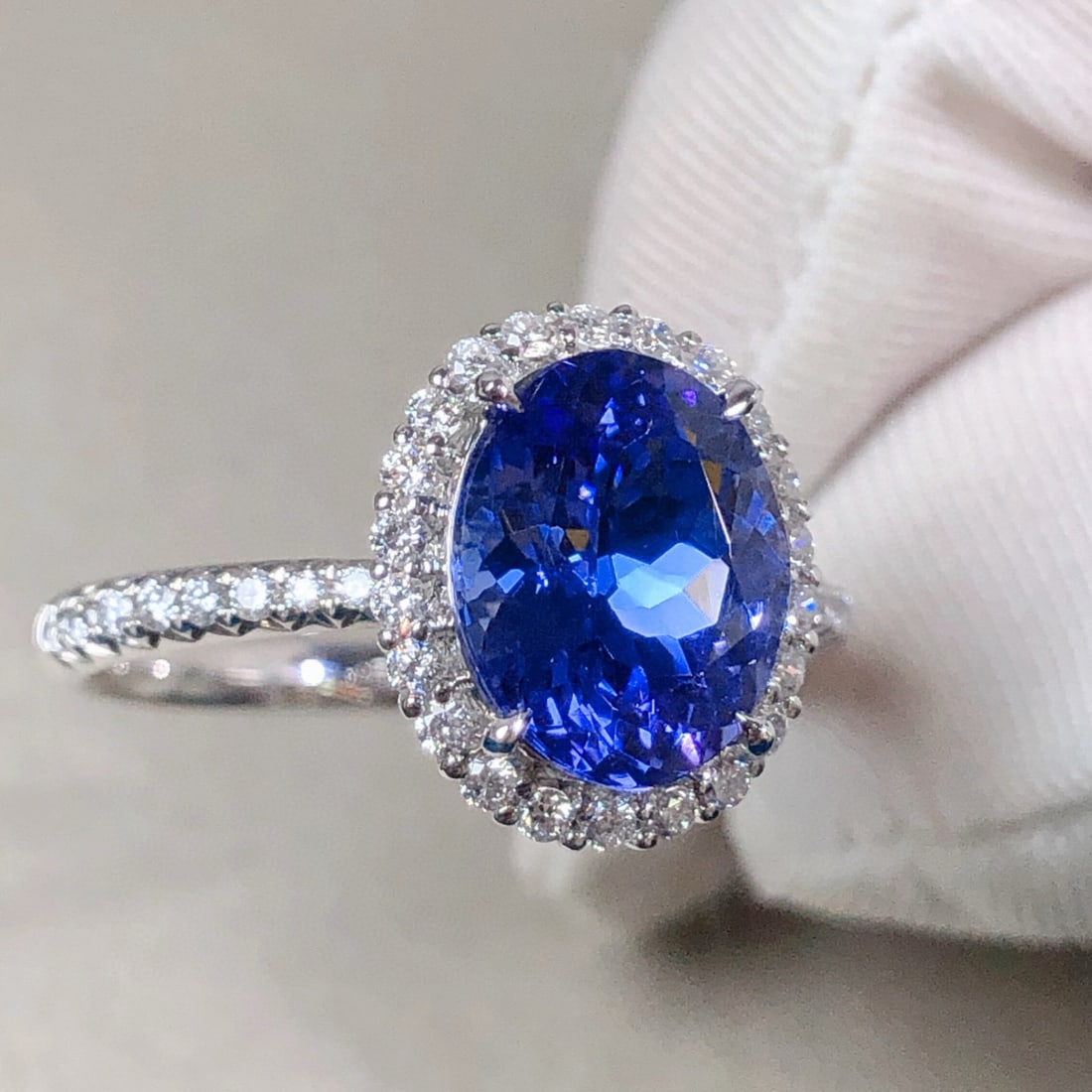 14k Gold 2.84 Ctw Natural Tanzanite & Diamond Ring - 6