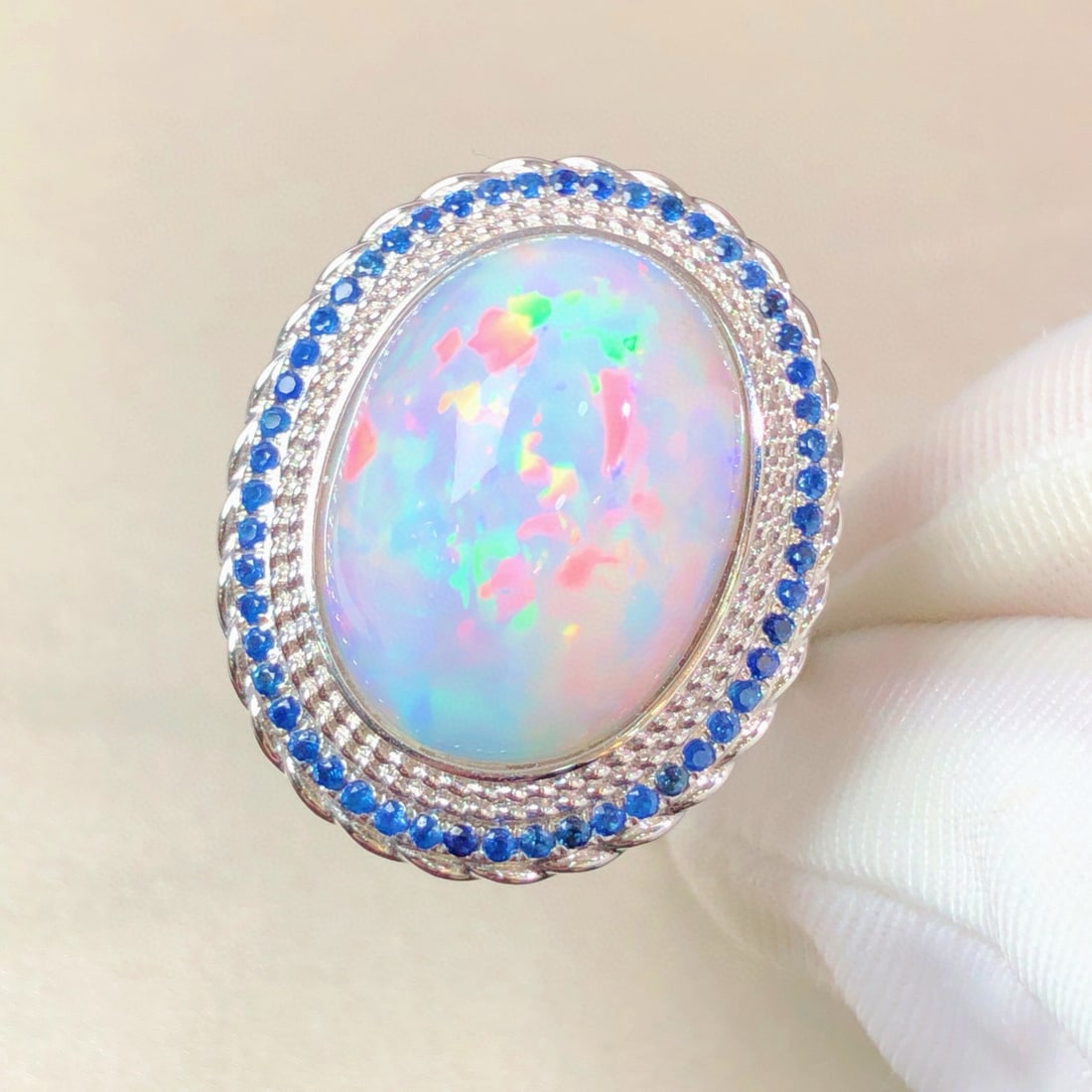 14k Gold 7.72 Ctw Natural Opal & Diamond Ring: Ref:230952040 // gold content:14k gold // ring size:7. 25us // // main gemstone:opal // shape:oval // carat weight:7. 60ct // color:color // treatment:natural // // adjacent gemstone 2 : diamond // sh