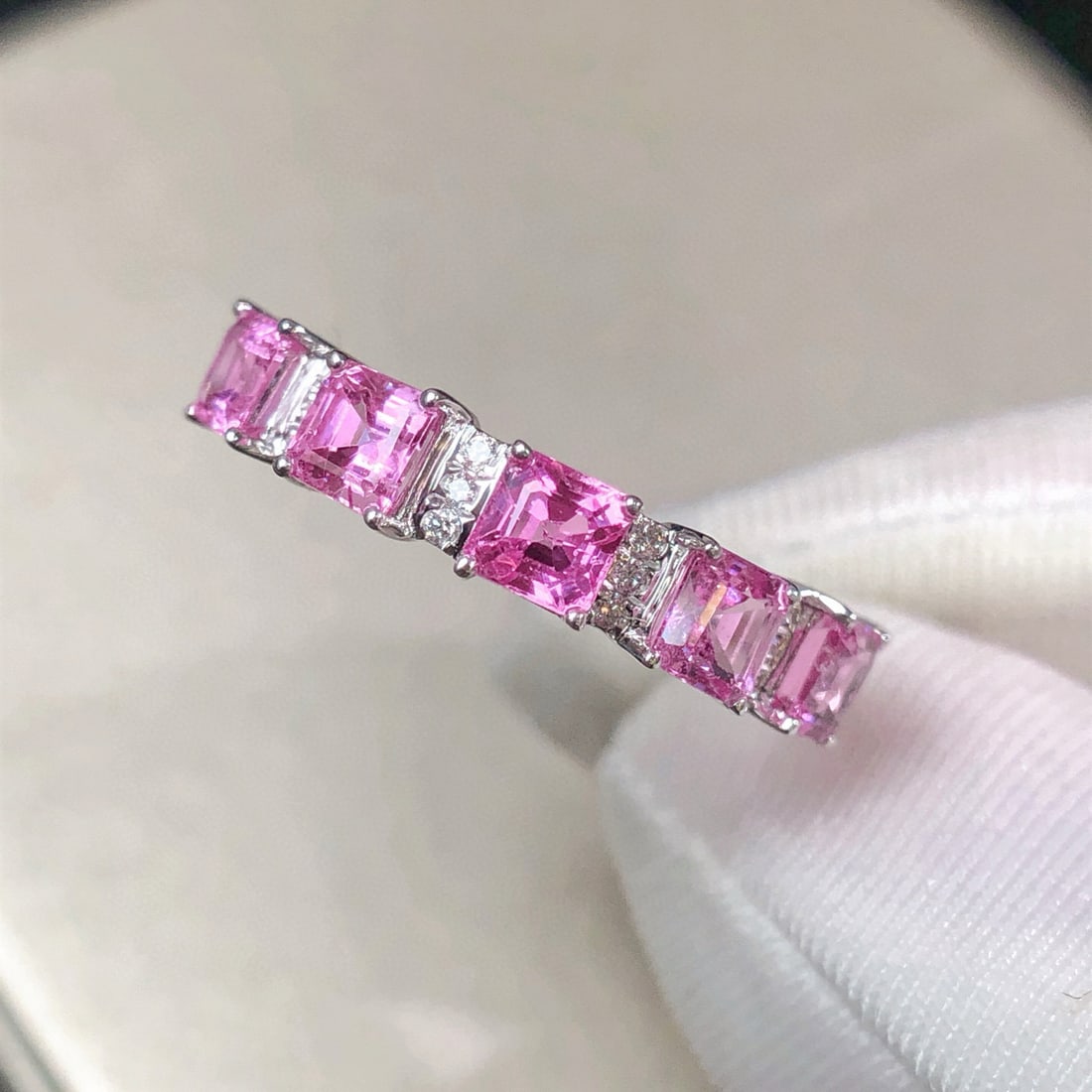 14k Gold 1.80 Ctw Natural Sapphire & Diamond Ring: Ref:230952052 // gold content:14k gold // ring size:7. 25us // // main gemstone:sapphire // shape:octagonal // carat weight:1. 71ct // color:pink // treatment:natural // // adjacent gemstone 2 :